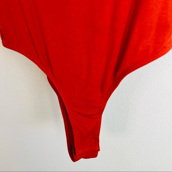 NWT PrettyLittleThing Rust Orange Strappy Jersey Scoop Neck Bodysuit - Picture 5 of 14